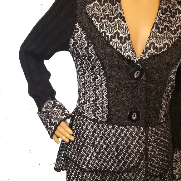 Beautiful Sioni NWT wool cardigan - Picture 3 of 8